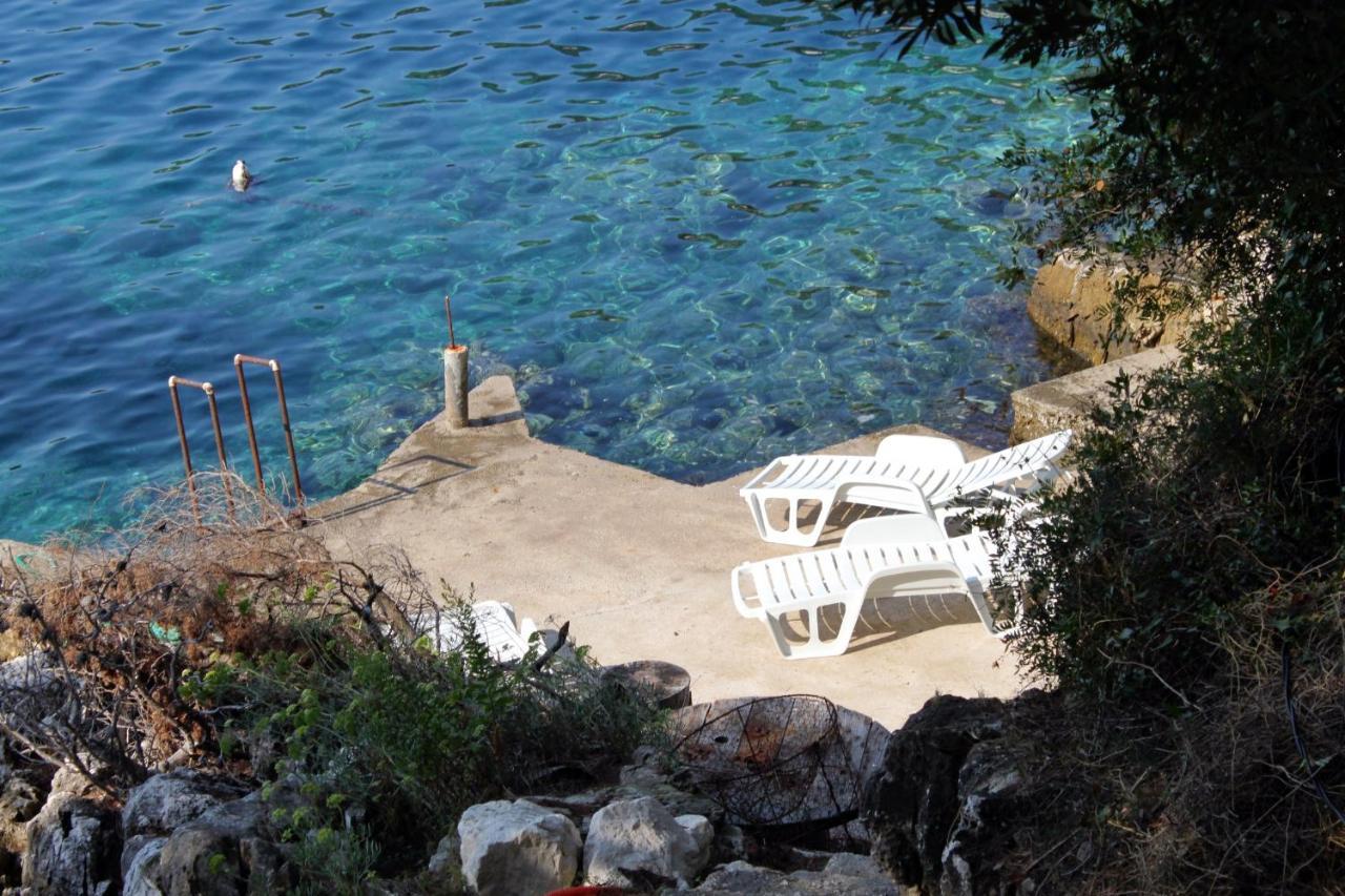 Apartments By The Sea Ubli, Lastovo - 8354 Uble Exterior photo