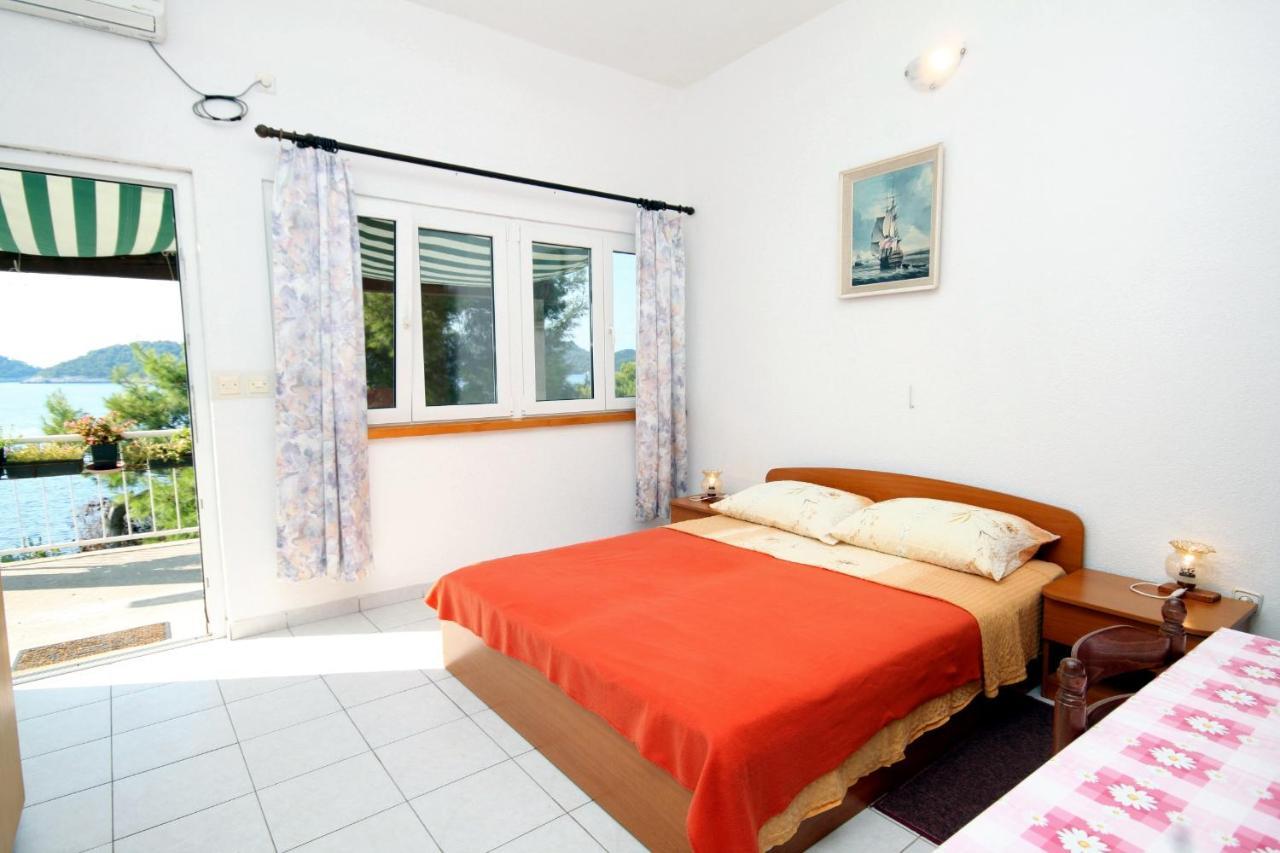 Apartments By The Sea Ubli, Lastovo - 8354 Uble Exterior photo